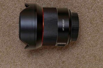 Objektiv Samyang pro Canon AF 14mm F2.8 EF