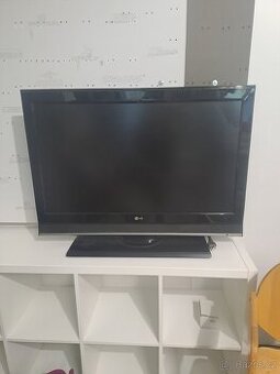 LCD TV LG Úhlopříčka 93cm