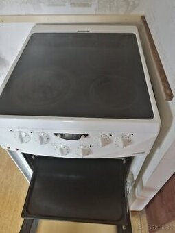 Sklokeramicky elektricky  Gorenje rezervace