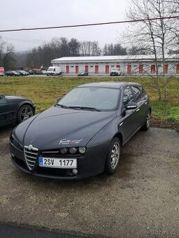 Alfa Romeo 159 1.9jtdm 110kw na díly nebo opravu