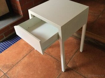Nocni stolek Ikea