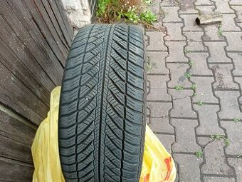 Goodyear Ultra Grip 8 Performance – 245/45 R18