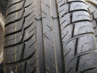205/60 R15