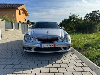Mercedes-Benz E55 AMG V8 kompresor