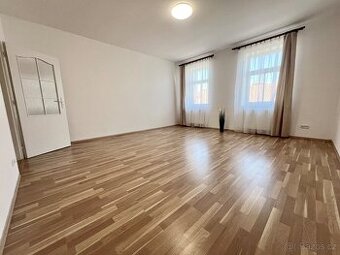 Pronájem bez RK 2+1, 61 m2, centrum Znojma, klidný dům