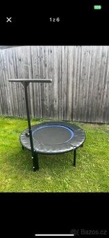 Trampolína s madlem