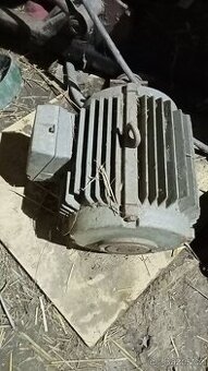 Prodám elektromotor 4 kW 960 otáček