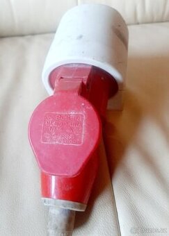 Zásuvka zástrčka 380V 16A 4 kolík 400V