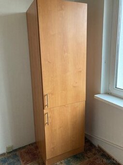 Komoda vysoká