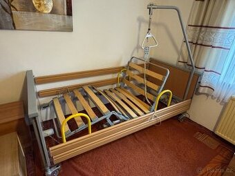 Zdravotní polohovací postel