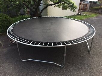 Velká trampolína, jako nová