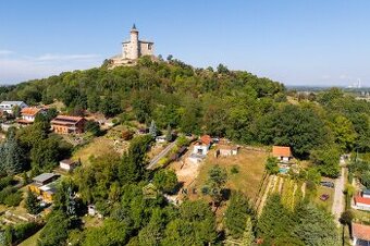 Prodej pozemku pod Kunětickou horou 1128m2, ev.č. 00037