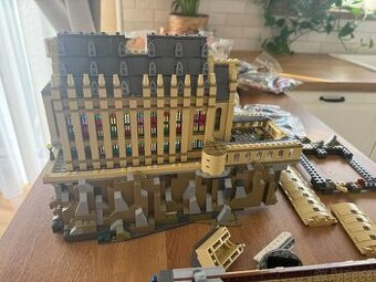 Hrad Bradavice obří stavebnice cca 6 000+ dílků rozestavěno