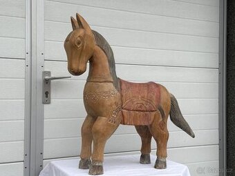 Veliký dřevěný kůň koník ruční řezba malovaný