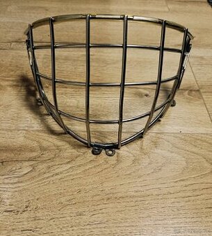 Brankářský koš, mříž na masku