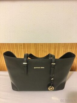 Michael Kors velká černá kabelka Jet Set Saffiano Leather