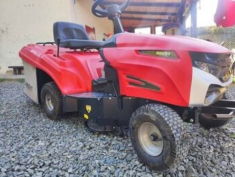 Zahradní traktor hecht