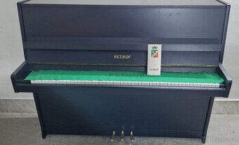 Černé piano Petrof 116 r.v. 1991