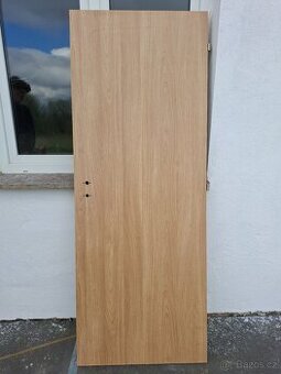 Prodám interiérové dveře 70 pravé