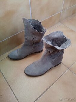 Dámské boty Baťa 37