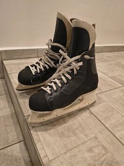 Chlapecké brusle vel. 39