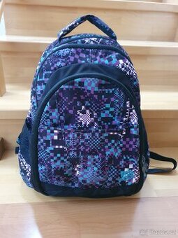 Školní batoh Bagmaster (2) - skrytá zadní kapsa