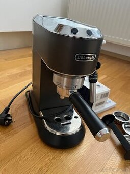 Pákový kávovar Delonghi EC685 - 1