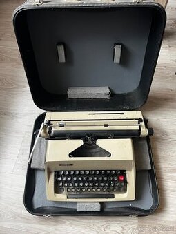 Psací stroj Consul model 2223, 2224 a 2233