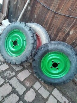 Prodám přední kola na ZETOR25