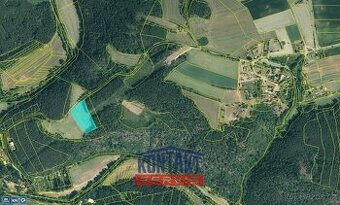 Soubor zemědělských a lesních pozemků u obce Strážiště