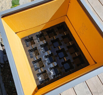 Materiál pro přípravu venkovního květináče na výsadbu