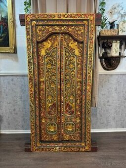 Staré dřevěné dveře z Bali (142024)