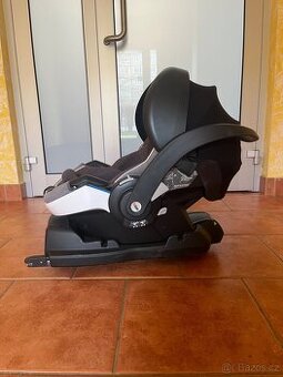 Autosedačka BeSafe + ISOFIX základna