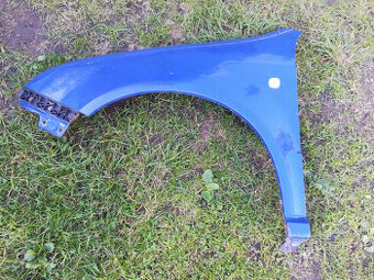 Blatníky přední na Škoda Fabia 1 modrá 4590