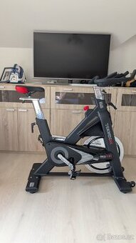 Cyklistický trenažér TOORX SRX 100 – stabilní, tichý chod