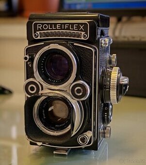 Rolleiflex 3.5F - Planar, 6-element
