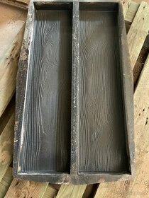 Prodám formy na betonovou dlažbu v imitaci dřeva.