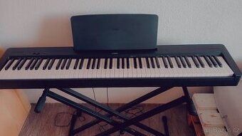 Digitální piano P-145B komplet sestava