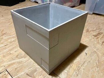 Qybic Cubic Květináč z pohledového betonu (37,5 x 37,5 x 33