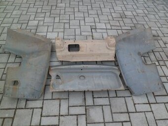 PODBĚHY A PODLAHA KUFRU ŠKODA 110R