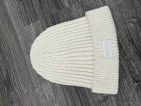 krásná čepka vel 104/110
