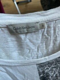 Calvin Klein top