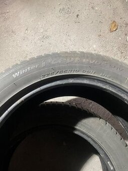 225/55 R19 Zimní dvě gumy