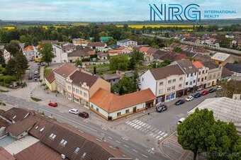 Prodej rodinného domu s obchodním prostorem, 431 m2, Pečky - 1