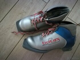 Boty na běžky, vel. 36, zachovalé, zn. BOTAS