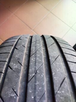 Letní pneu Hankook 235/45/20
