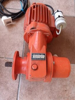 motor s převodovkou