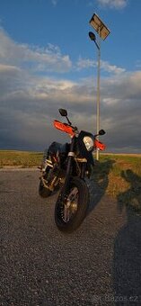 KTM 690 SM