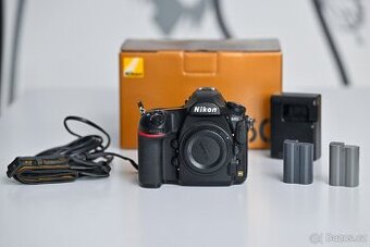 NIKON D850