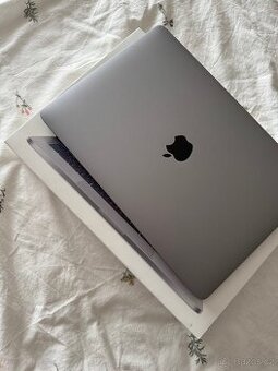 MacBook Pro 13” (M1, 2021) s Touch Barem